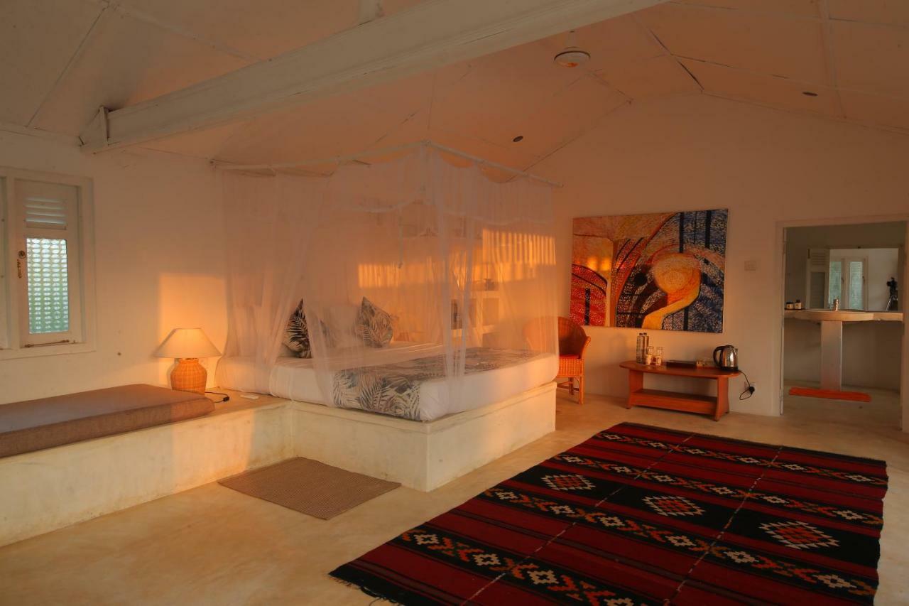 Hotel Udekki Etalai Habitación foto